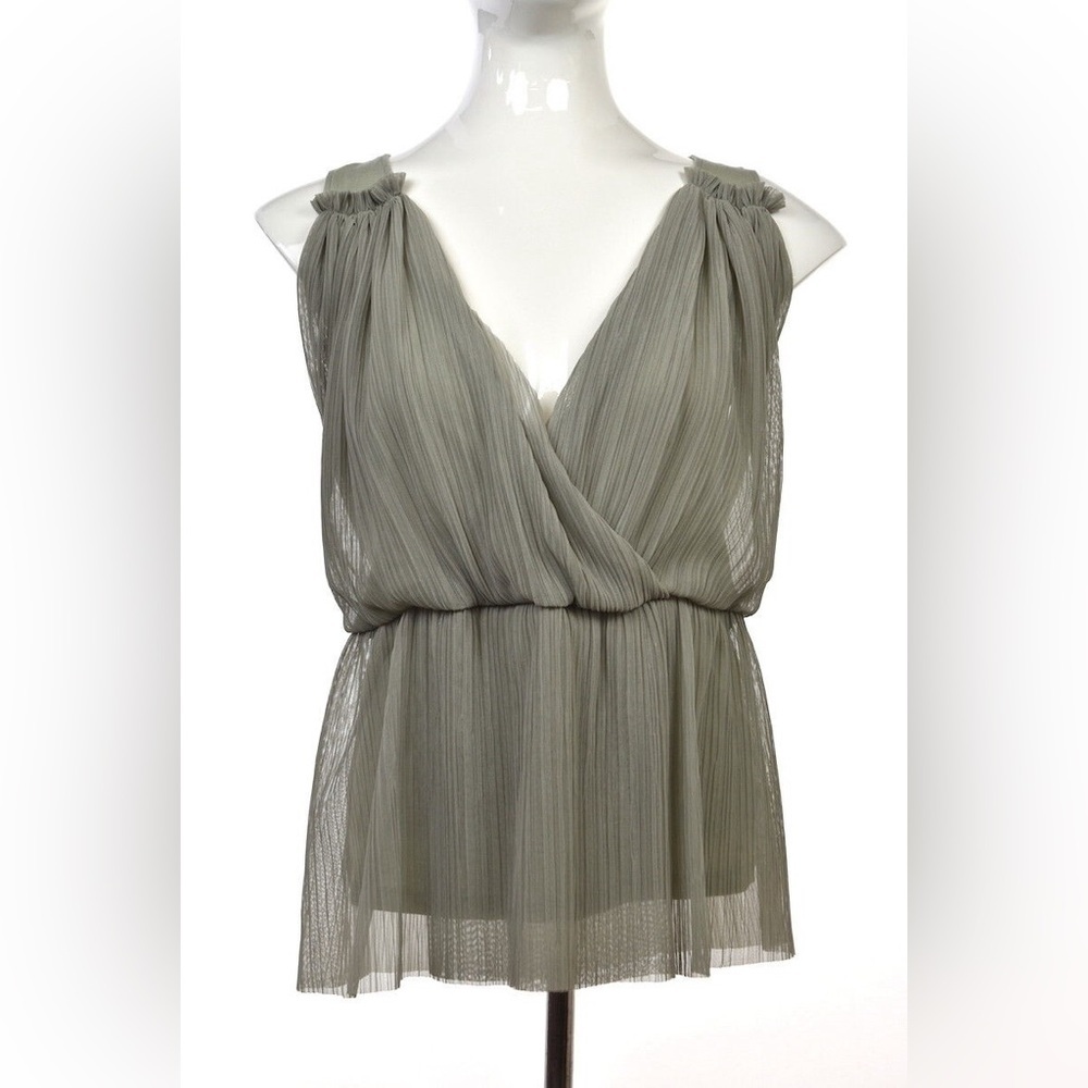 Deletta Gray Pleated Sleeveless Blouse